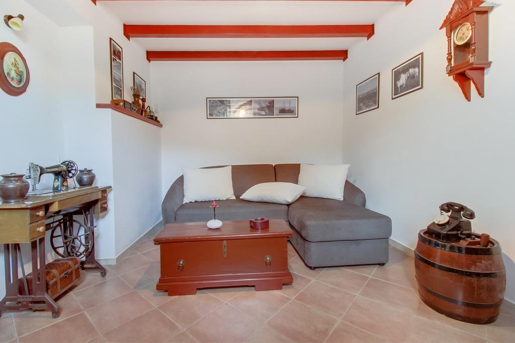 Apartments Franjo Mali Losinj Bilik gambar