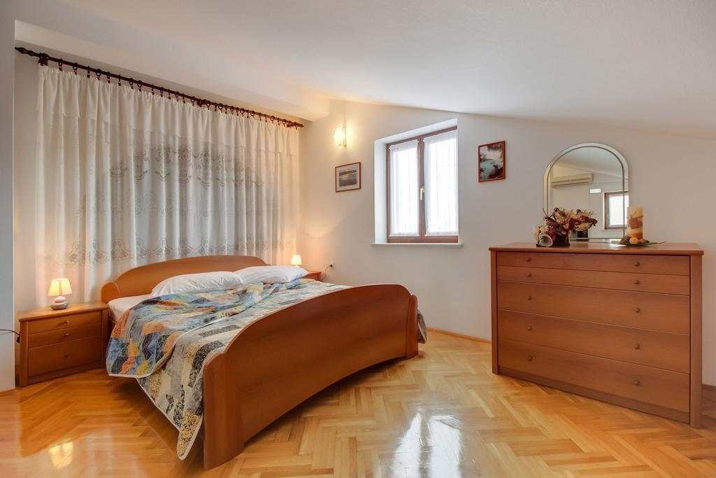 Apartments Franjo Mali Losinj Bilik gambar